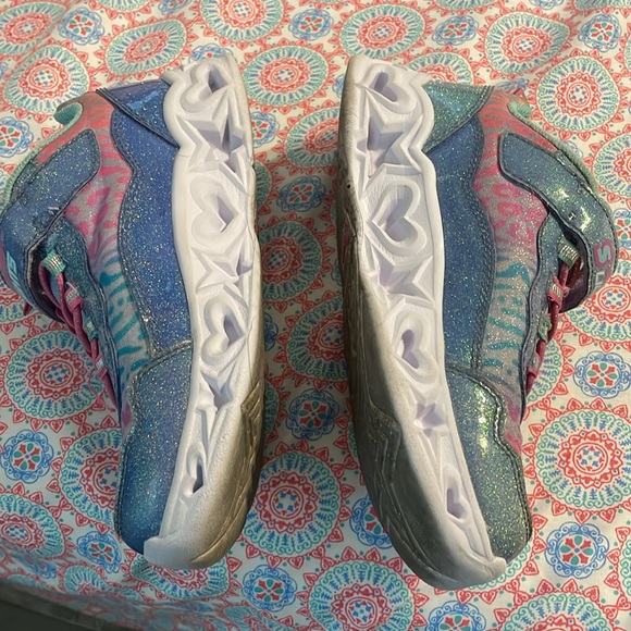 Sneakers - Picture 2 of 14